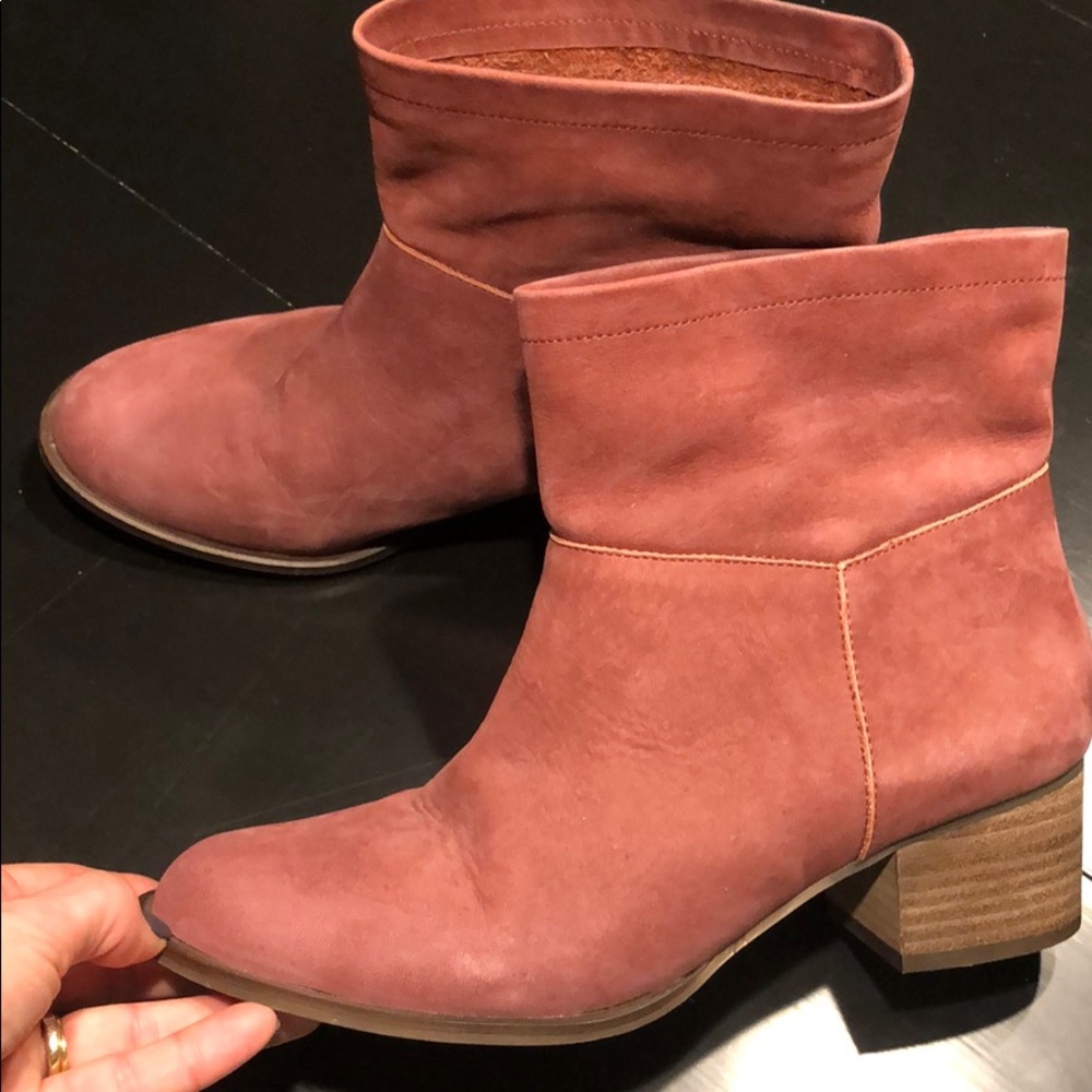 EUC J. Jill suede boots 8.5